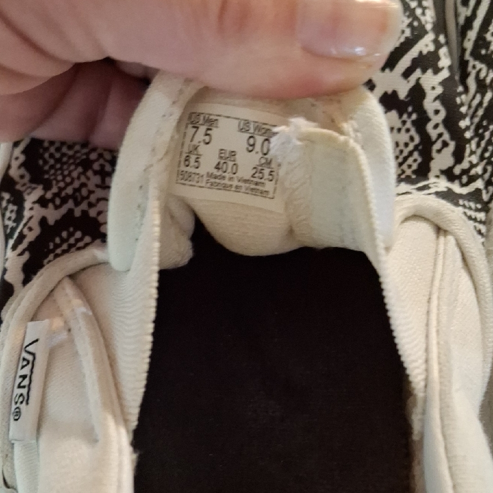 Vans Women’s Slip-On Sneakers in Black & White Snake Print - Picture 5 of 5